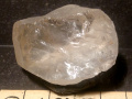 825a