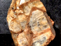 833a