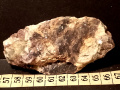 895b
