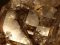 438c